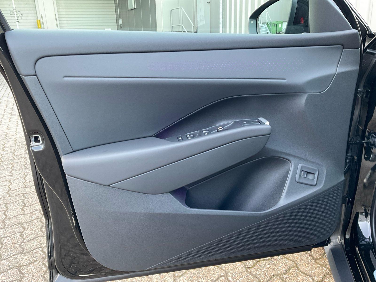 Volkswagen T-Roc 1.5 eTSI DSG R-Line