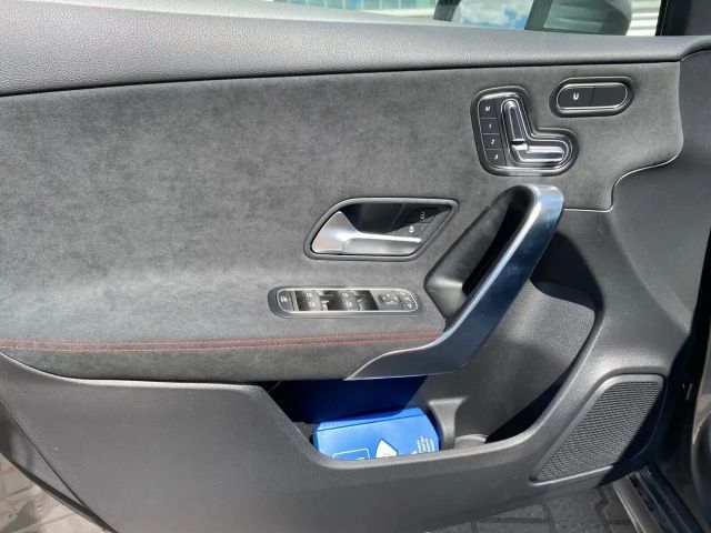 Mercedes-Benz A 200 AMG Line