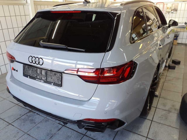 Audi RS4 Avant Quattro