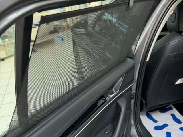 Volkswagen Passat Elegance