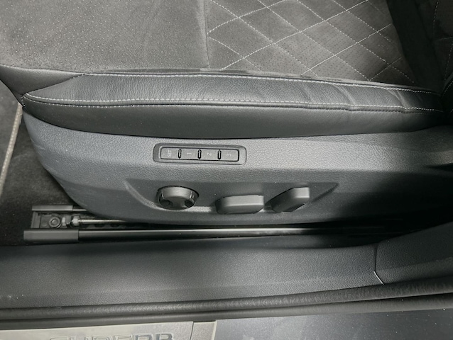 Skoda Superb 2.0 TDI Combi