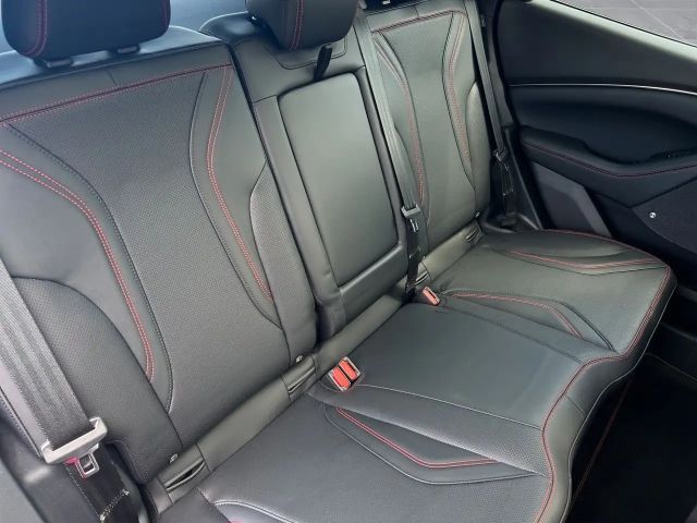 Ford Mustang Mach-E 75 kWh AWD