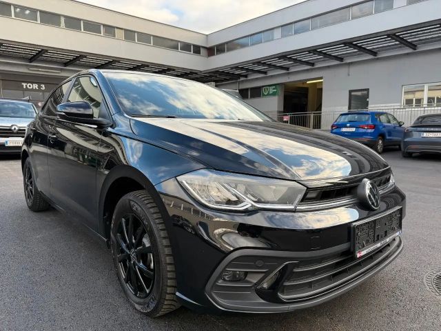 Volkswagen Polo VI Basis