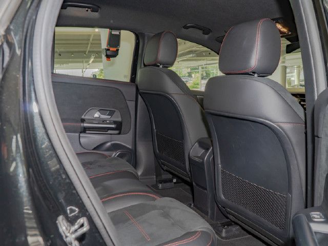 Mercedes-Benz EQA 300 4MATIC