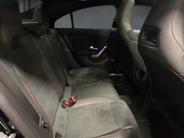 Mercedes-Benz CLA 180 AMG Line Coupé