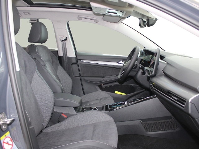 Volkswagen Golf 1.5 eTSI DSG Variant