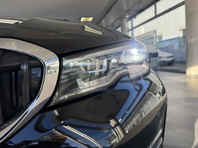 BMW 330 330e M-Sport Touring xDrive