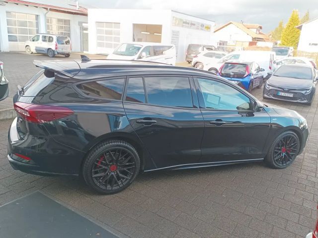 Ford Focus ST Line Wagon