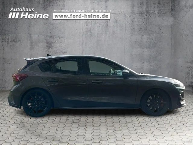 Ford Focus EcoBoost ST Line