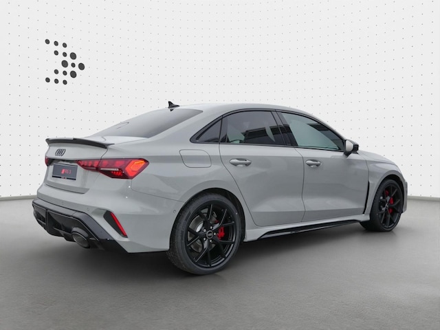 Audi RS3 Quattro S-Tronic Sedan
