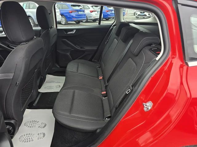 Ford Focus Cool & Connect