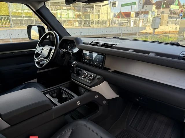 Land Rover Defender 90 D250 SE