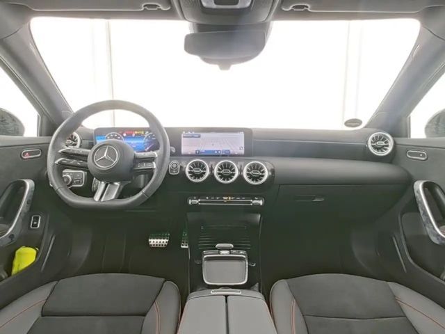 Mercedes-Benz A 200 AMG Line