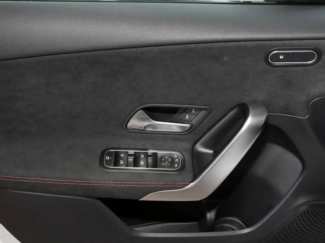 Mercedes-Benz A 200 AMG Line