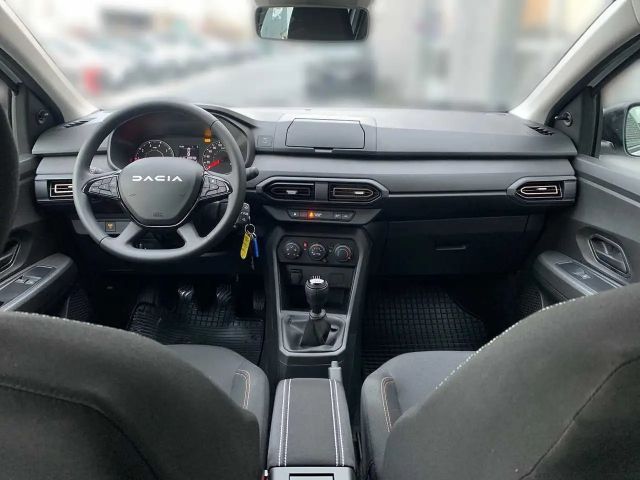 Dacia Sandero Essential Stepway TCe 90