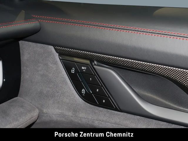 Porsche Taycan 4 GTS