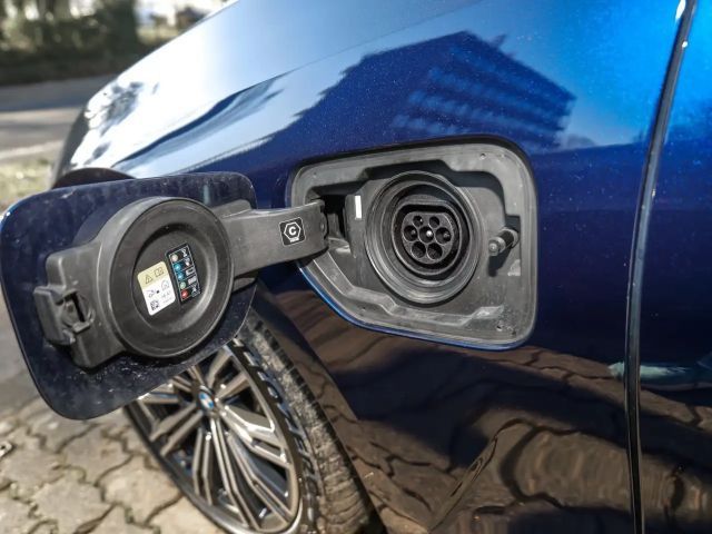 BMW 320 320e M-Sport Sedan