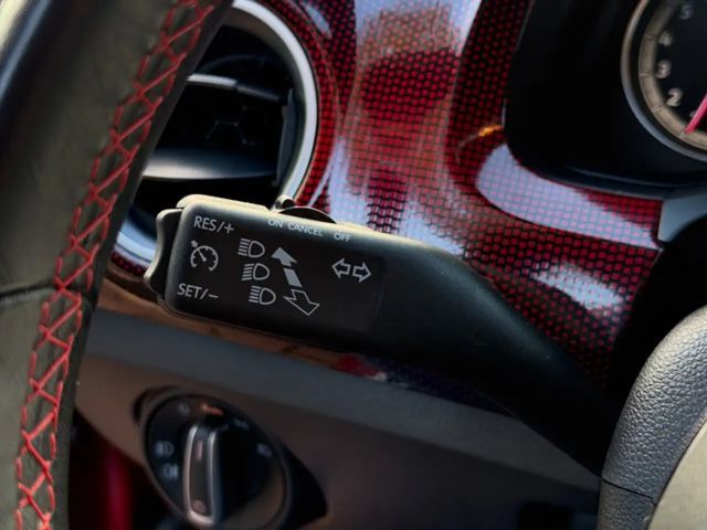 Volkswagen up! 1.0 TSI GTI