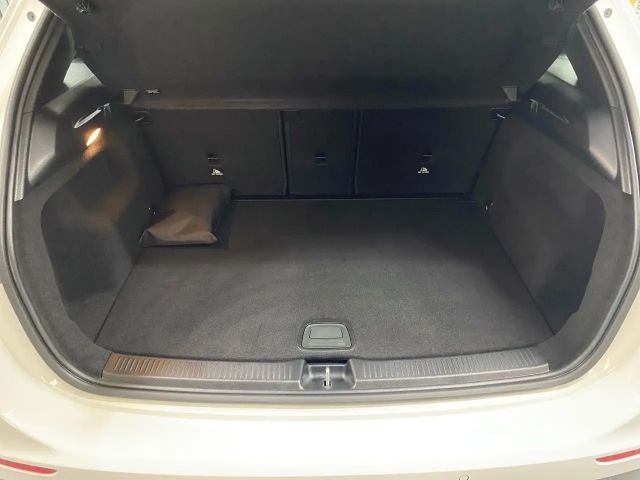 Mercedes-Benz B 200 Progressive Sedan