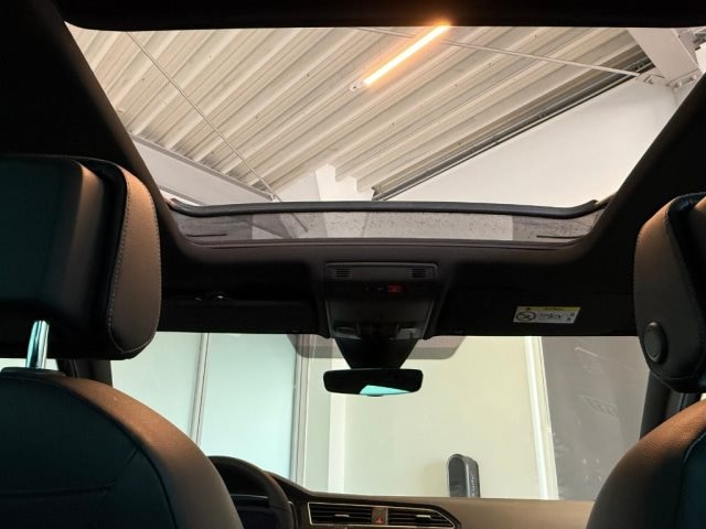 Volkswagen Tiguan 2.0 TDI 4Motion Diebsathlwarn. AHK Pano