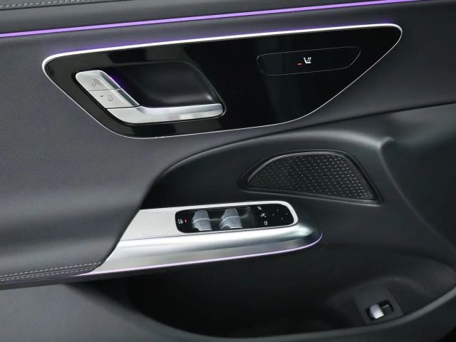 Mercedes-Benz E 220 AMG Line E 220 d Sedan