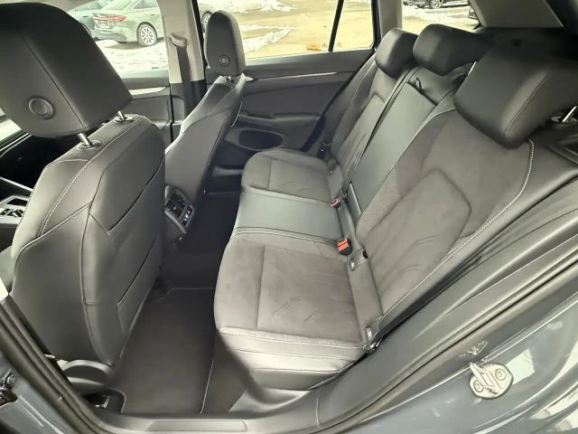 Volkswagen Golf Business DSG Variant