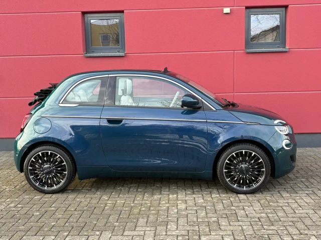 Fiat 500e La Prima