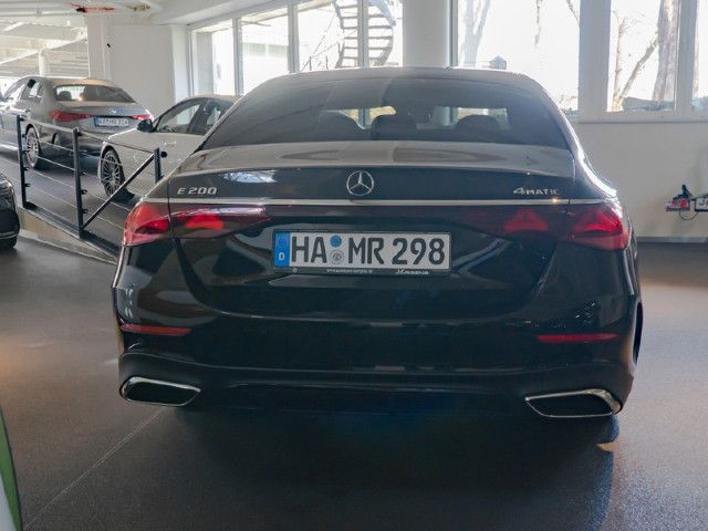 Mercedes-Benz E 200 4MATIC Sedan