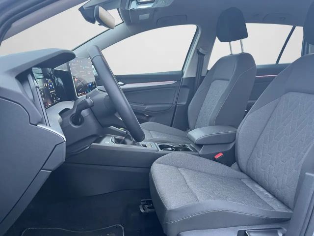 Volkswagen Golf Life Variant