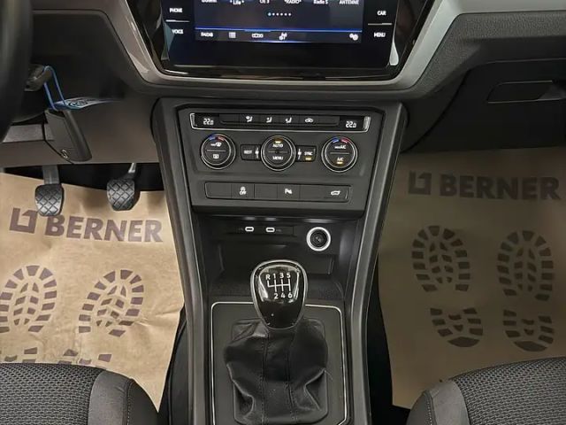 Volkswagen Touran 2,0 TDI *NAVI*ACC*AHK*PANO*PDC vo/hi*Elektr. He...