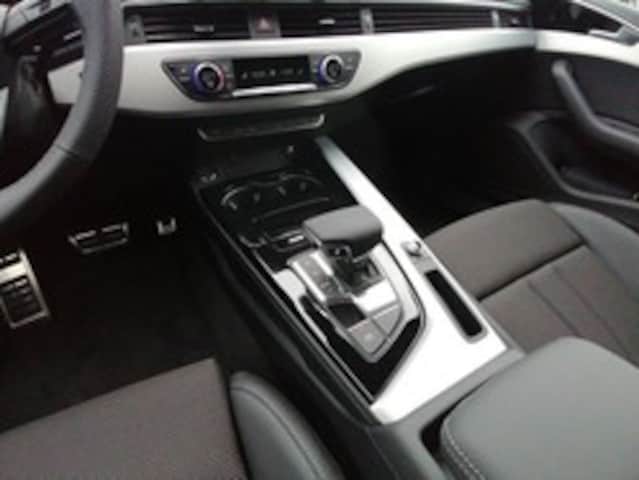 Audi A4 40 TDI Avant S-Line S-Tronic