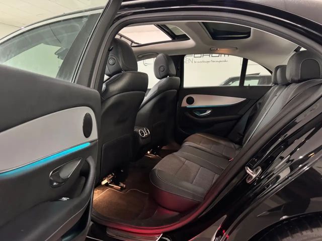 Mercedes-Benz E 220 AVANTGARDE E 220 d Sedan