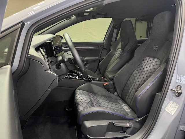 Volkswagen Golf 1.5 eTSI DSG R-Line