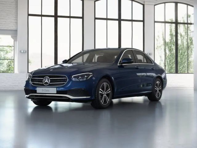 Mercedes-Benz E 220 E 220 d Sedan