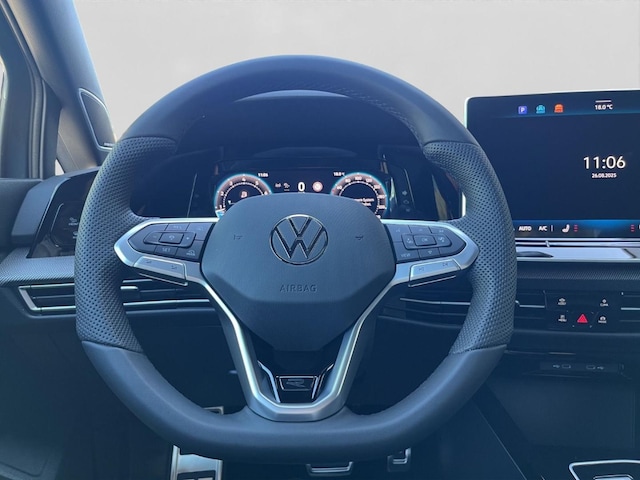 Volkswagen Golf 1.5 eTSI DSG IQ.Drive R-Line