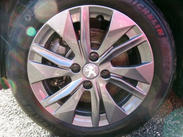 Peugeot E-208 Active Pack