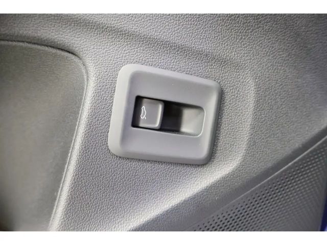 Volkswagen T-Roc 1.5 eTSI DSG R-Line