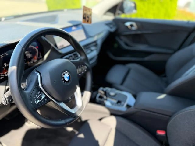 BMW 120 120i Sedan Sport Line