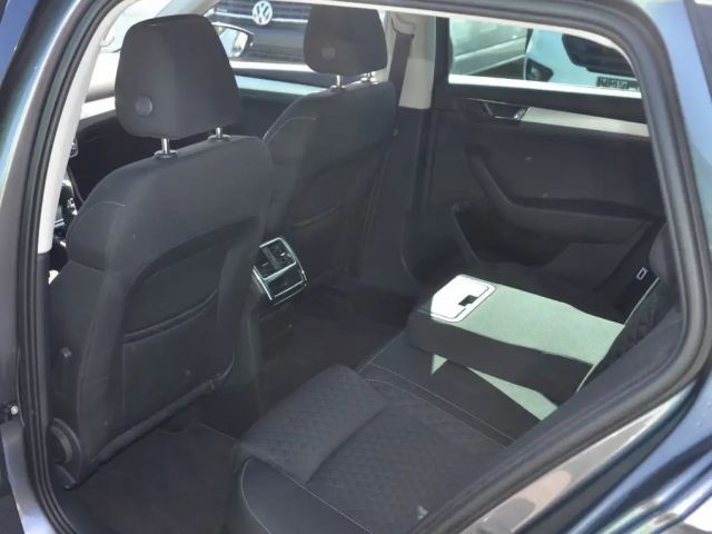 Skoda Superb Superb Kombi 2,0TDI DSG LED VIRTUAL NAVI SHZ 1.Bes