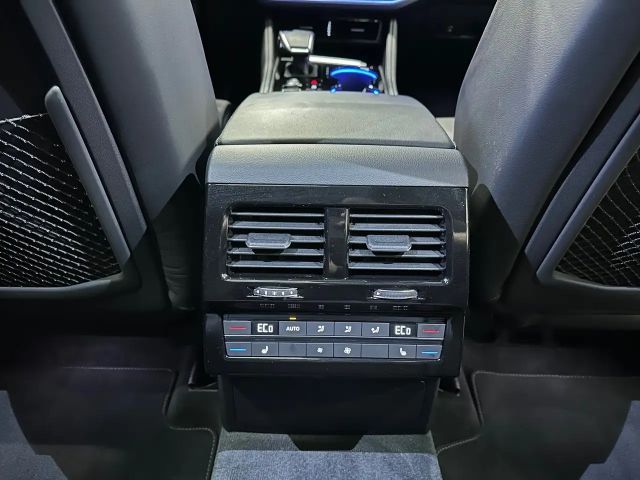 Volkswagen Touareg R-Line Style