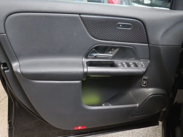 Mercedes-Benz GLA 180 GLA 180 d