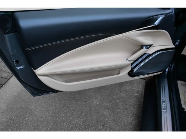 Ferrari Roma *Carbon+LED*MagneRide*Passenger-Display*PPF*