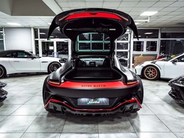 Aston Martin Vantage *Q Paint*Black Beast*Carbon*1/333*New