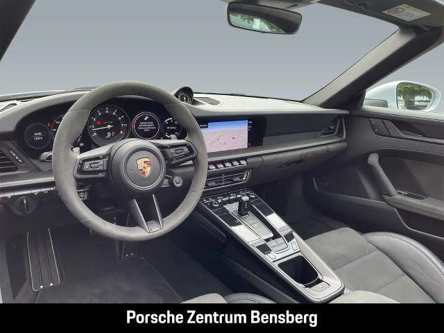 Porsche 992 4 Cabrio GTS Targa