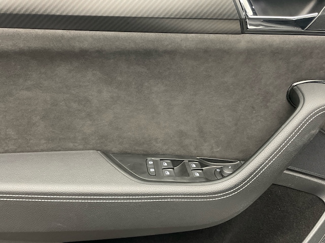 Skoda Superb 2.0 TDI Combi Sportline