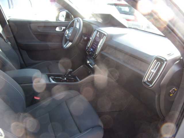 Volvo XC40 Core Recharge