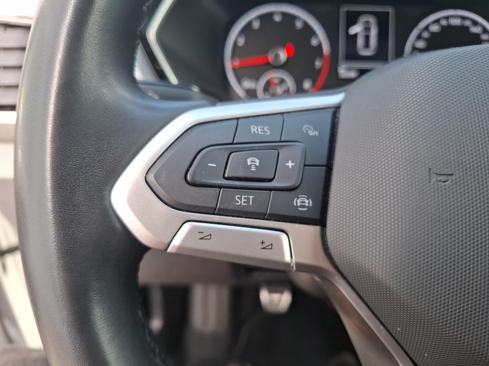 Volkswagen T-Cross TSI Active Navi ACC PDC SH LM