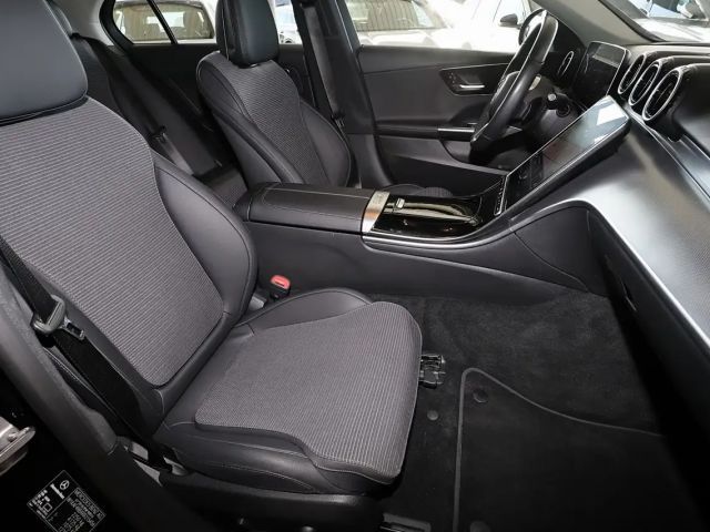 Mercedes-Benz C 180 Sedan