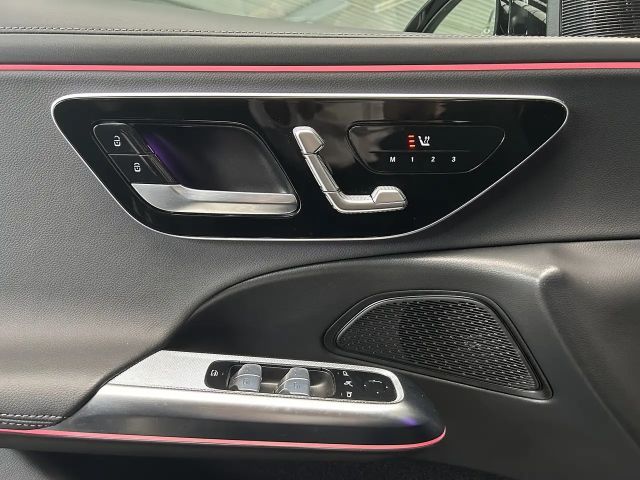 Mercedes-Benz E 200 AMG Line Sedan