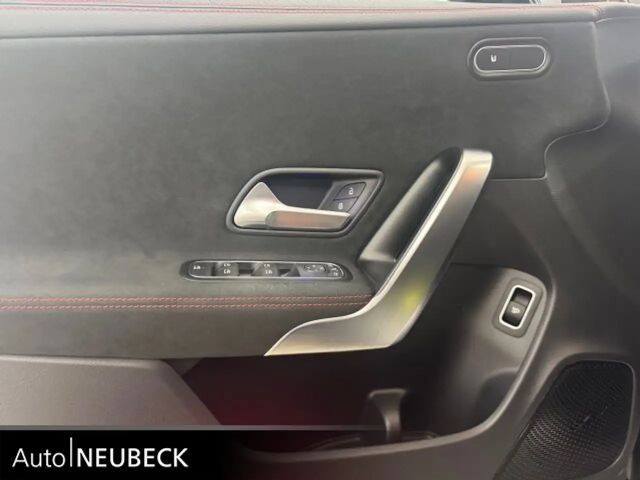 Mercedes-Benz CLA 200 AMG Line Coupé